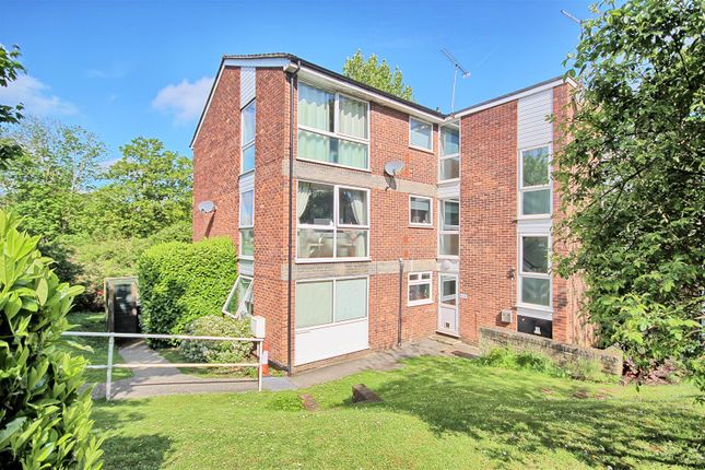 Thumbnail Flat for sale in Southall Close, Ware