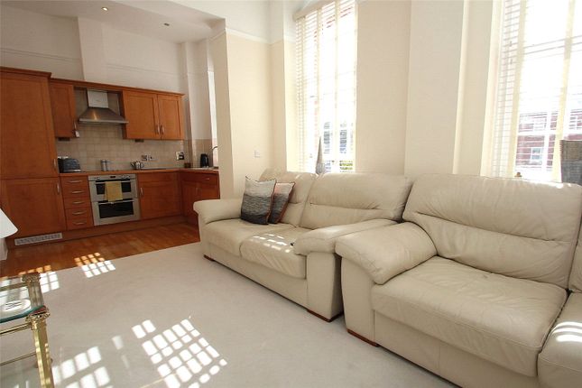 5 Kingswood Place,, Serotine Close, Fareham photo 3