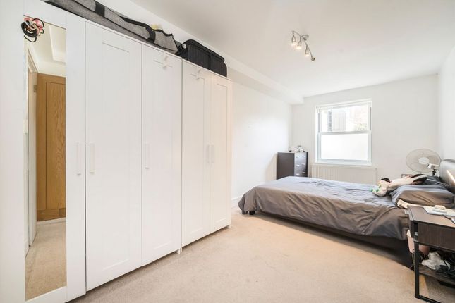 Flat 1, 397, Acton Lane, London photo 4
