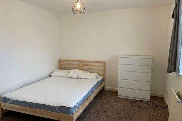Room to rent in Guildford Road, Colchester