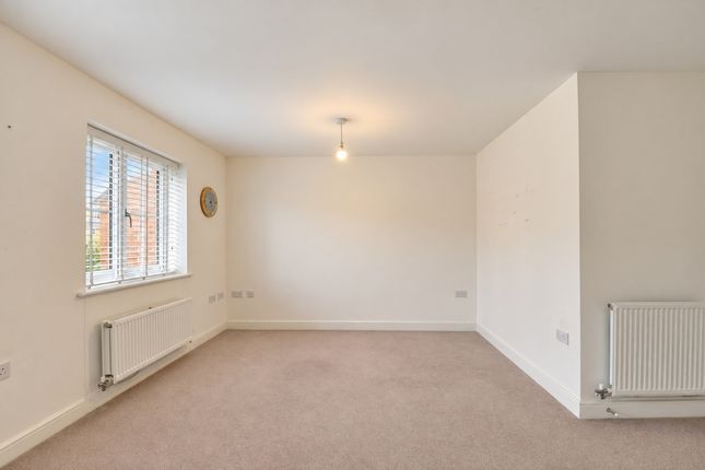 Lansbury Road - 2 Bedrooms, Newton Leys, Bletchley photo 2