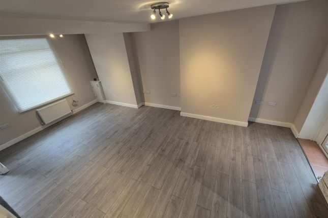 4, King Street, Cwm photo 3