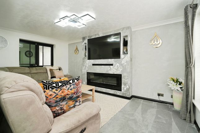 5, Embsay Close, Lancashire photo 3