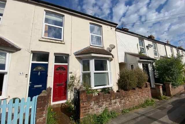 Terraced house to rent in Alton, Hampshire