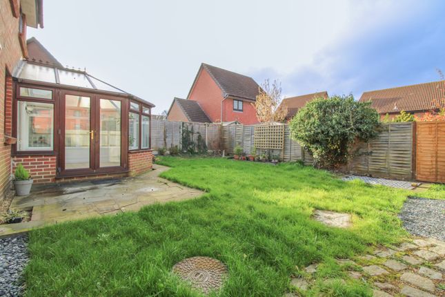 Detached house to rent in Mistletoe Close, Croydon