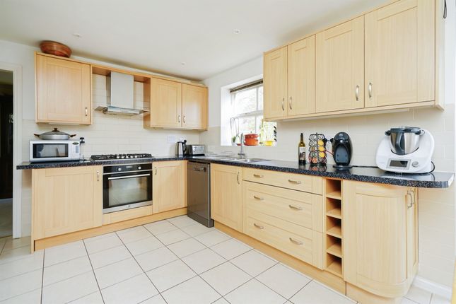 44, Cranesbill Drive, Bicester photo 3
