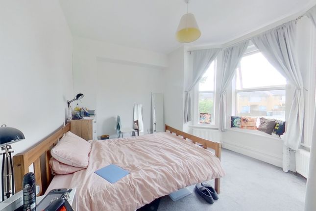 4 Consort Terrace, Leeds photo 5