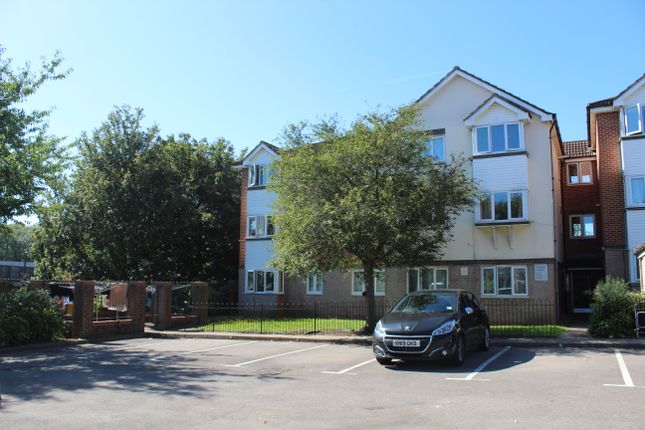 Flat for sale in Pinemartin Close, London