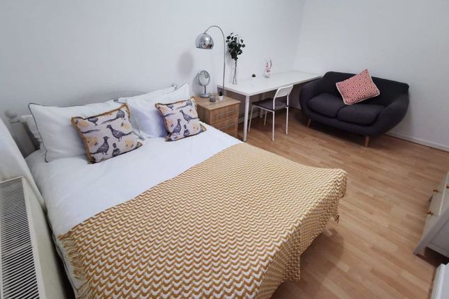 75 Bracklyn Court, London photo 5