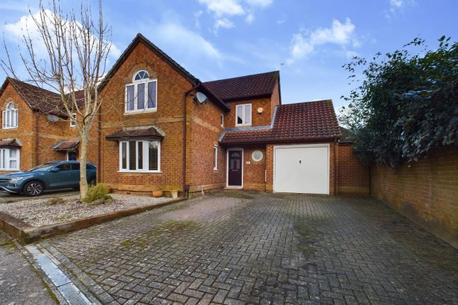 Thumbnail Property for sale in Garrett Close, Maidenbower, Crawley