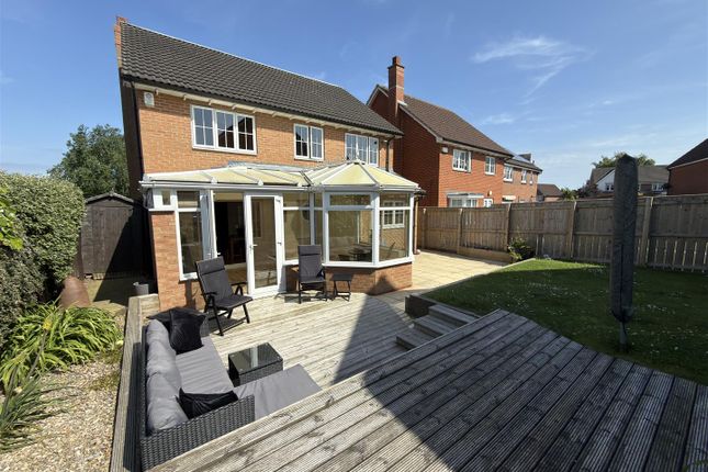 19, Portreath Court, Darlington photo 2