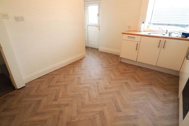 99 Buxton Road, High Peak photo 5