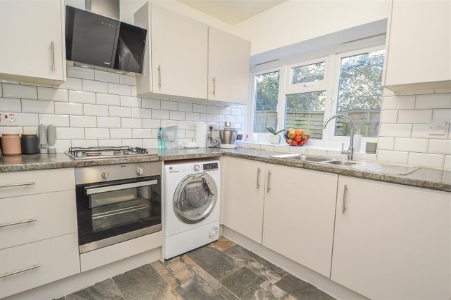 51, Boleyn Gardens, Brentwood photo 3