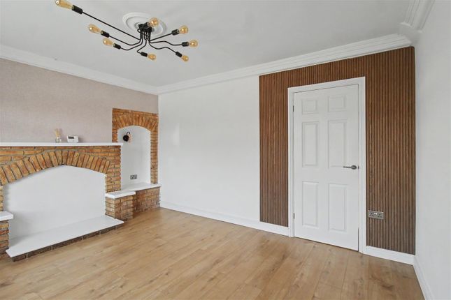99, Deepdene Way, Nottingham photo 4