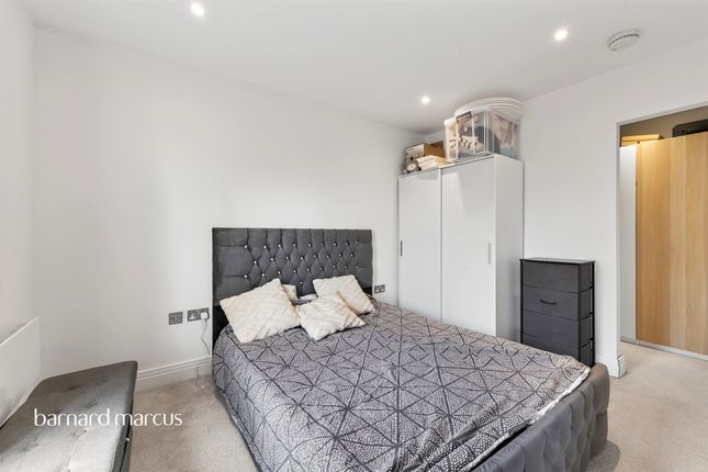 Flat 2, Fountain House, Cleeve Road, Leatherhead photo 4
