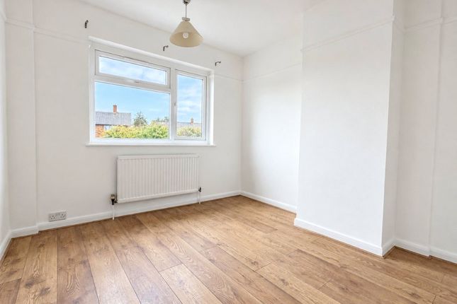 Ronelean Road, Surbiton photo 4