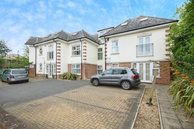 Thumbnail Flat for sale in Charminster Avenue, Bournemouth