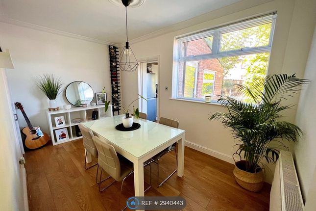 Prince Edward Avenue, Denton, Manchester photo 3