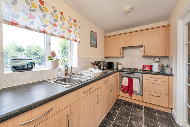 28 Braeburn Walk, Royston photo 4