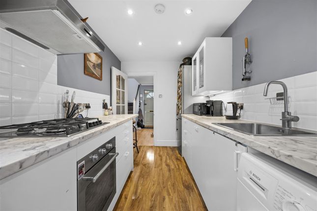 Avon Way, South Woodford photo 4