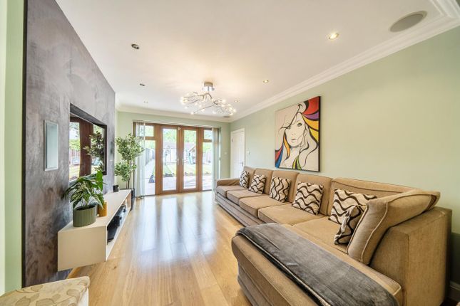 12, St. Leonards Avenue, Harrow photo 2