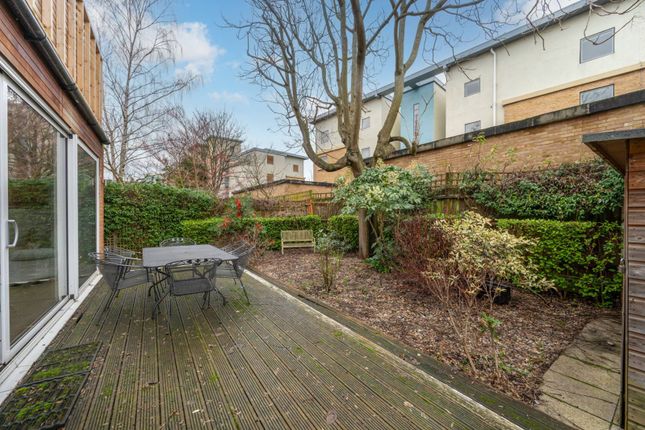 Flat for sale in Chatsworth Road, Mapesbury Estate, London