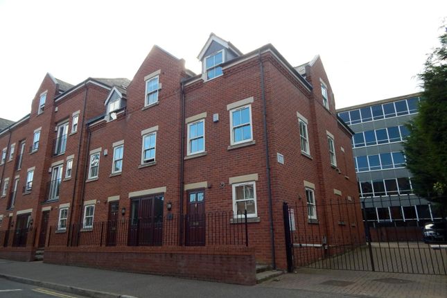 2 bed flat to rent in Foundry Court, Recorder Road, Norwich