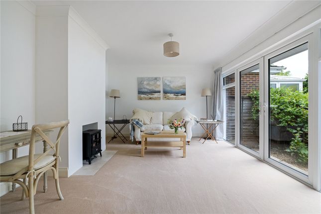 2, Eliot Drive, Surrey photo 4