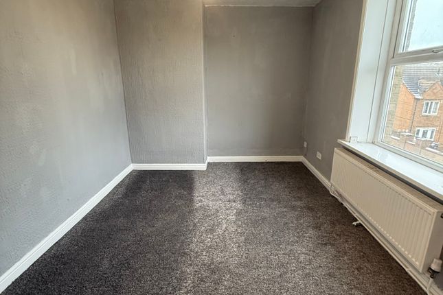 Flat 4, 23, Sherwood Place, Bradford photo 3