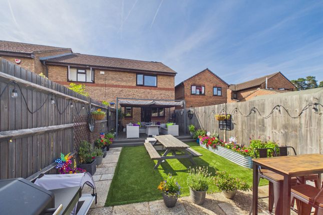 50, Chesterblade Lane, Bracknell photo 4