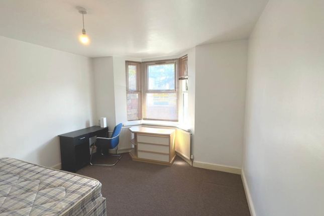 77, Hughenden Road, High Wycombe photo 5