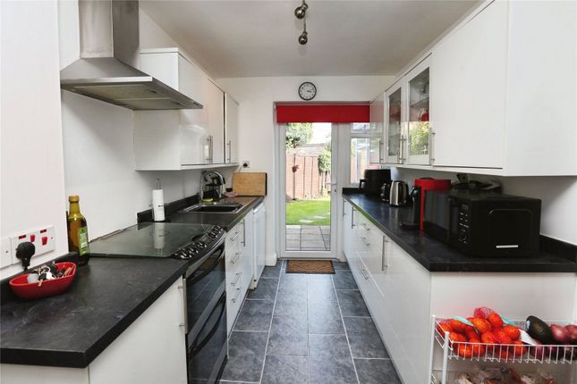 1, Broadlands Avenue, Hampshire photo 2