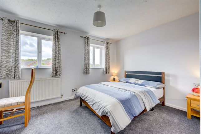 23, Farriers Green, Telford photo 4
