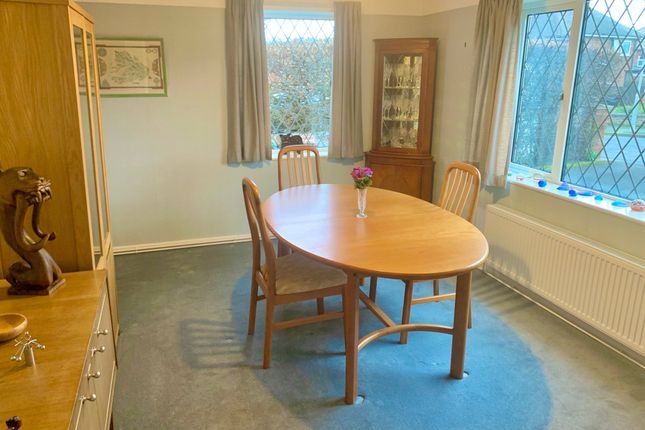 14, Wirral Mount, Wirral photo 4