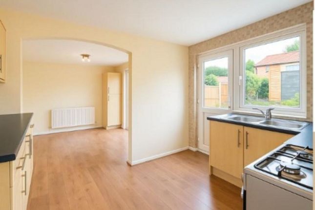 43, Inskip Road, Dagenham photo 2
