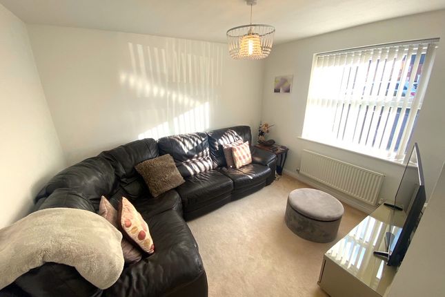 Detached house to rent in Crabtree Close, Lanesfield, Wolverhampton