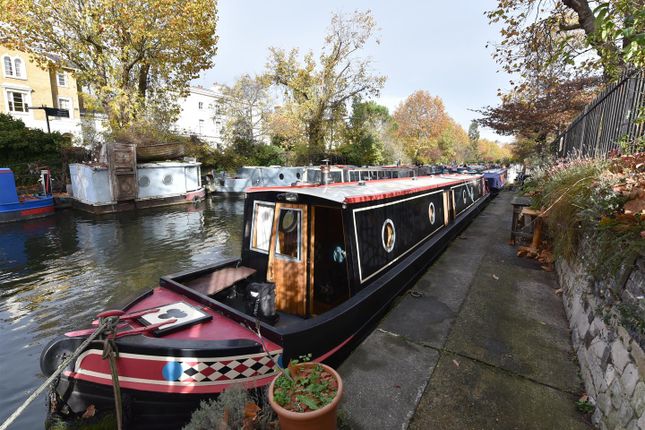 Little Venice Basin, Marina, Maida Avenue, London photo 5