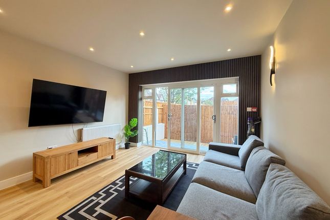 32, Ingram Way, Greenford photo 3