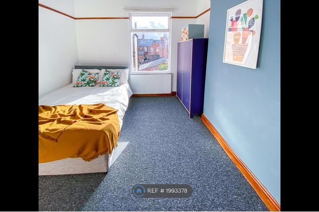 Terraced house to rent in College Street, Leicester