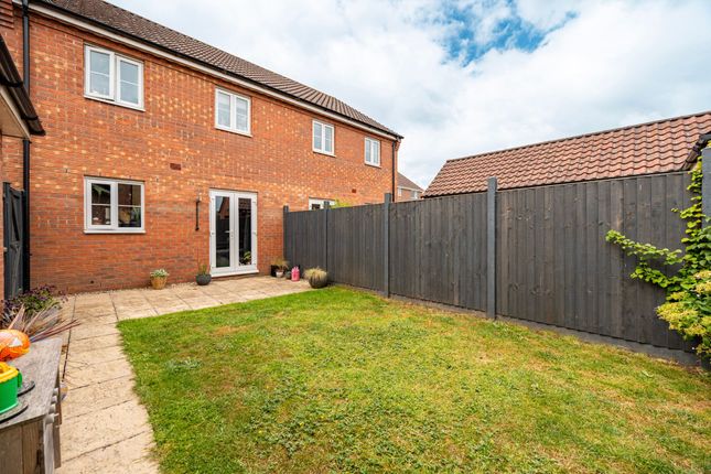 34 Robin Avenue, Harleston photo 4