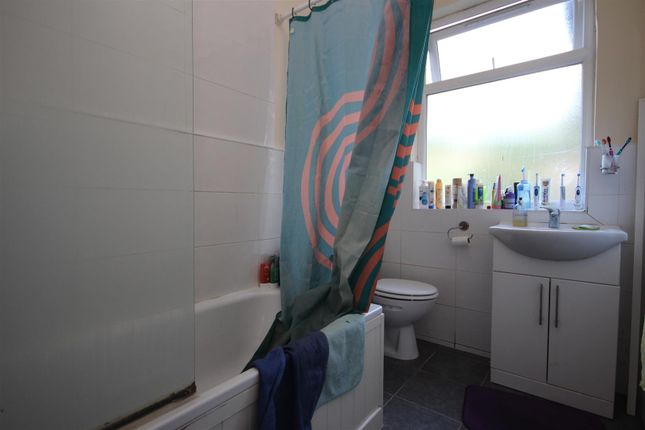 Flat to rent in The Drive, London