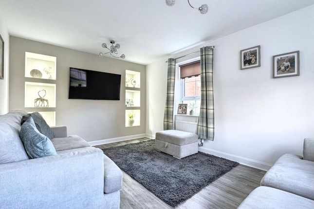 1, Wollaston Way, Hebburn photo 2