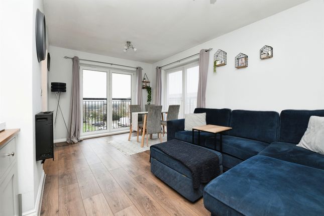 Thumbnail Flat for sale in Hobart Close, Chelmsford