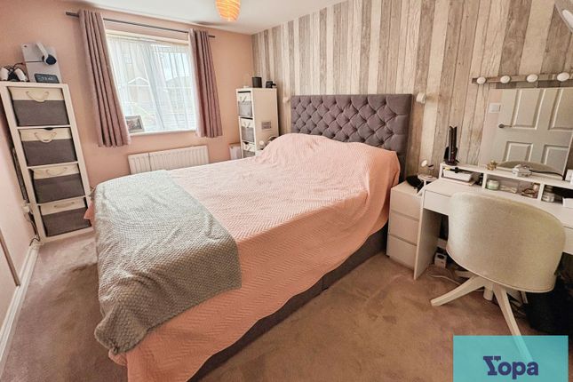 27, Trent Bridge Close, Trentham, Stoke-on-trent photo 4
