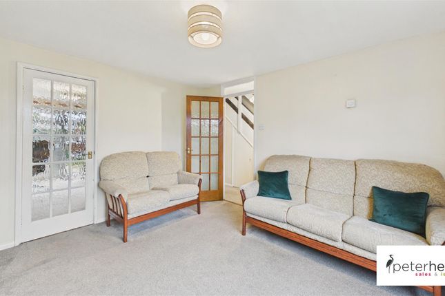 19, Holly Court, Sunderland photo 3