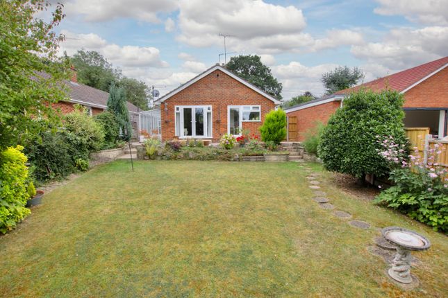 Longfield Avenue, Longfield, Kent DA3, 2 bedroom bungalow for sale ...