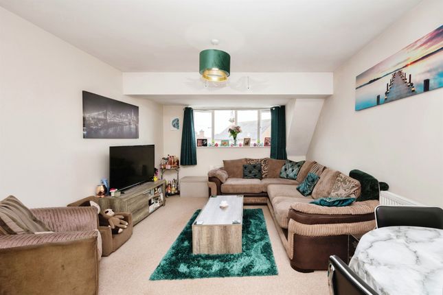 74, Violet Way, Ashford photo 4