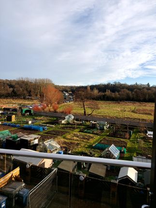 4, Meadrow, Godalming photo 2