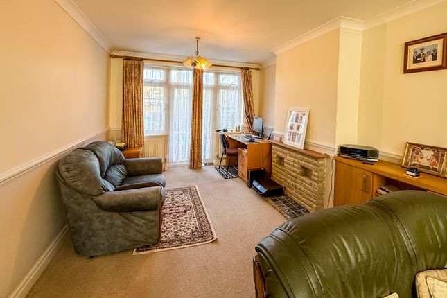 29, Windermere Avenue, Wembley photo 4
