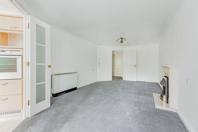 Flat for sale in Massetts Road, Horley